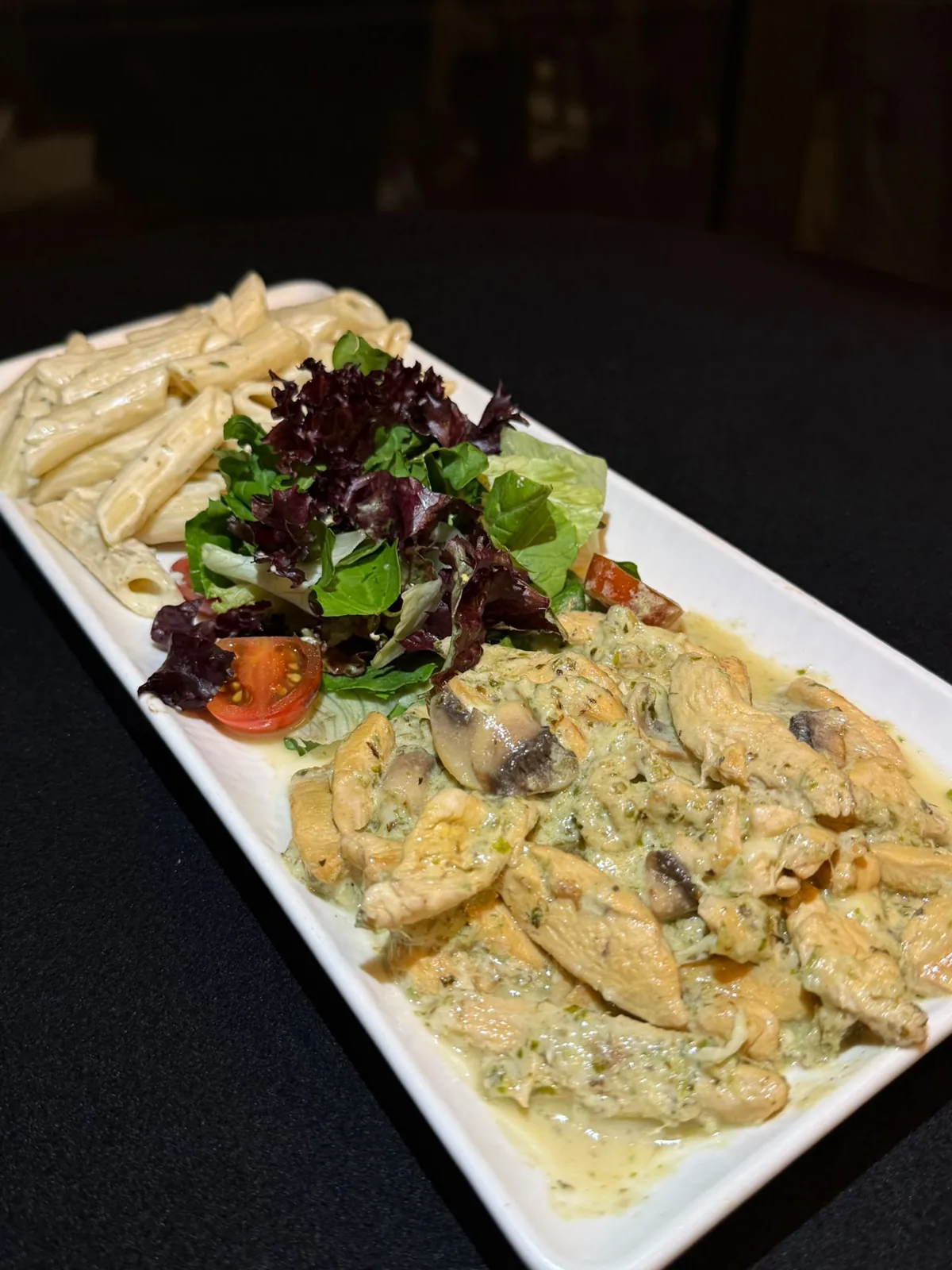 PESTO SOSLU TAVUK